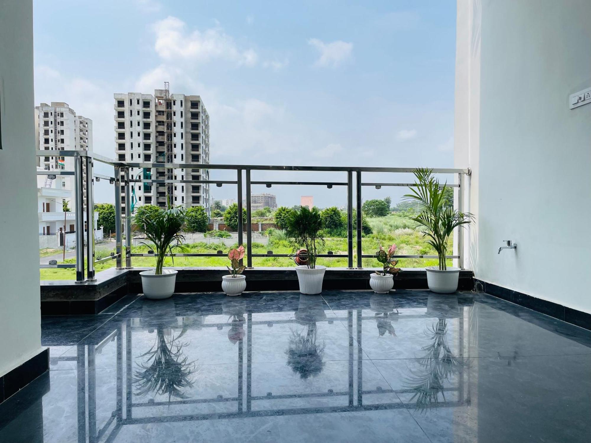 Atulyam Stays Sushant Golf City Lucknow Bagian luar foto
