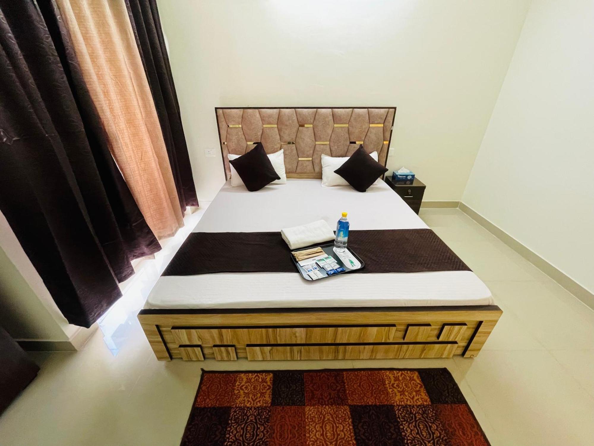 Atulyam Stays Sushant Golf City Lucknow Bagian luar foto